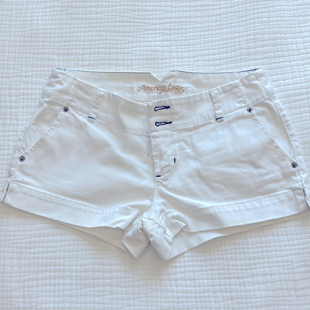 AE white jean shorts, sz 8, low rise